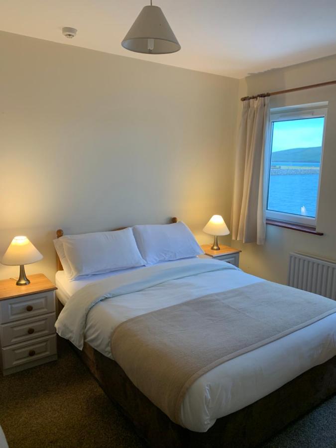 Dingle Harbour Nights Exterior foto